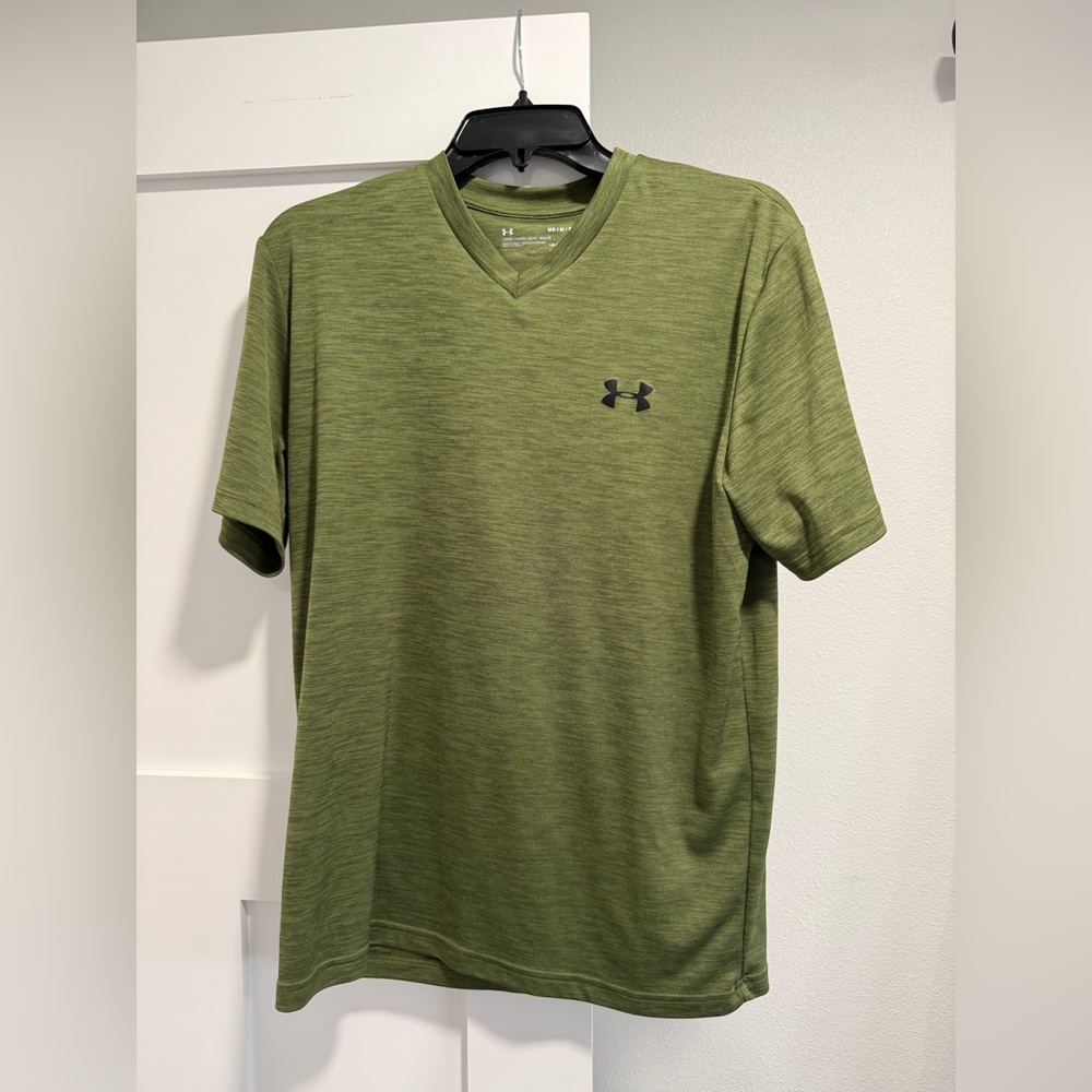 Under Armour Men's Olive V-Neck Tee